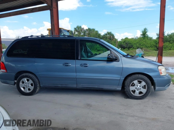 2004 Ford Freestar SES z VIN 2FMZA576X4BA05461, wystawiony jako IAAI lot #42255432 z przebiegiem 115 971 mil mil oraz . Historia ofert i sprzedaży dostępna na DreamBid. Obrazek 13.