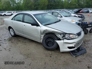 2006 Toyota Camry STD z VIN JTDBE32K563064598, wystawiony jako Copart lot #57246285 z przebiegiem 112 093 mil mil oraz Czysty tytuł • Clean title. Historia ofert i sprzedaży dostępna na DreamBid. Obrazek 4.