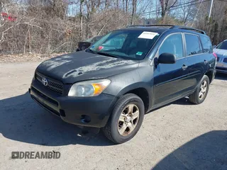 2008 Toyota RAV4 with VIN JTMBD33V385197220, listed as a IAAI auction lot 41997924 with 197,630 mi miles. Bid and sale history available at carsss.com. Image 2.