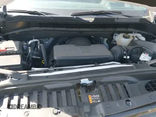 2025 Chevrolet Silverado 1500 z VIN 3GCUKJEL2SG115606, wystawiony jako IAAI lot #41917657 z przebiegiem 10 413 mil mil oraz . Historia ofert i sprzedaży dostępna na DreamBid. Obrazek 18.