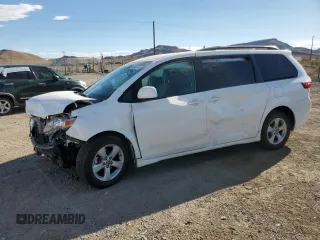 2020 Toyota Sienna LE Auto Access Seat с VIN 5TDKZ3DC0LS077716, выставлен на аукционе Copart как лот 68424044 с пробегом 27 282 миль миль и Списание • Salvage title. История ставок и продаж доступна на DreamBid. Изображение 1.