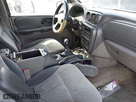 2002 Chevrolet TrailBlazer LS with VIN 1GNDS13S722144562, listed as a IAAI auction lot 41886571 with Not Provided miles and . Bid and sale history available at DreamBid. Image 5.