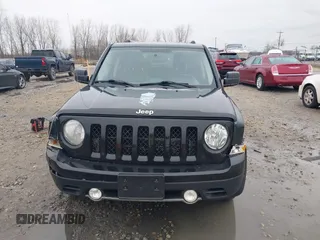2014 Jeep Patriot Limited with VIN 1C4NJRCB7ED569805, listed as a IAAI auction lot 40854840 with 189,858 mi miles. Bid and sale history available at carsss.com. Image 12.