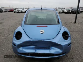 2010 Volkswagen New Beetle Coupe with VIN 3VWPG3AG4AM000506, listed as a Copart auction lot 82643084 with 92,226 mi miles and Salvage Title. Bid and sale history available at carsss.com. Image 6.