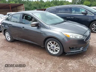 2016 Ford Focus SE z VIN 1FADP3F2XGL397092, wystawiony jako IAAI lot #42619802 z przebiegiem 232 252 mil mil oraz . Historia ofert i sprzedaży dostępna na DreamBid. Obrazek 1.