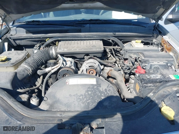2005 Jeep Grand Cherokee Laredo with VIN 1J8GR48K25C667992, listed as a IAAI auction lot 42094246 with 281,242 mi miles. Bid and sale history available at carsss.com. Image 10.