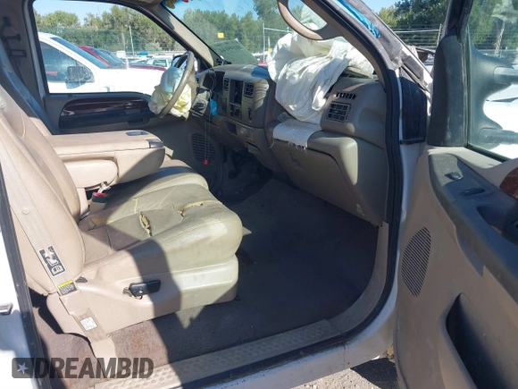 2000 Ford F-250 XL with VIN 1FTNW21S5YEA33171, listed as a IAAI auction lot 41480011 with Not provided miles and . Bid and sale history available at DreamBid. Image 5.