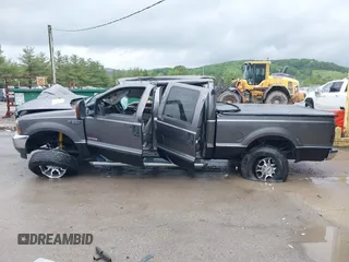 2004 Ford F-250 XL z VIN 1FTNW21P74EC39145, wystawiony jako IAAI lot #42263310 z przebiegiem 162 280 mil mil oraz . Historia ofert i sprzedaży dostępna na DreamBid. Obrazek 15.