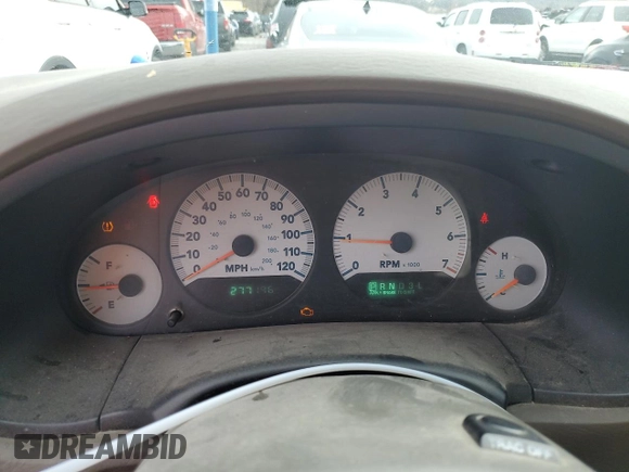 2005 Dodge Caravan SXT with VIN 2D4GP44L25R456250, listed as a Copart auction lot 83081644 with 277,196 mi miles and Salvage Title. Bid and sale history available at DreamBid. Image 9.