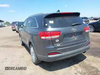 2016 Kia Sorento LX with VIN 5XYPGDA31GG166560, listed as a IAAI auction lot 39903526 with 1 mi miles. Bid and sale history available at carsss.com. Image 3.