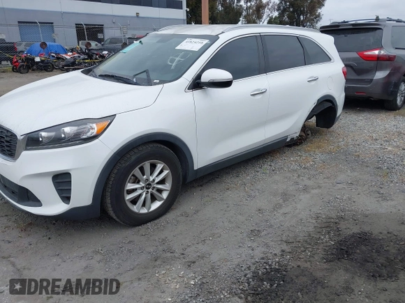 2019 Kia Sorento LX with VIN 5XYPG4A37KG524608, listed as a IAAI auction lot 41824210 with 103,228 mi miles. Bid and sale history available at carsss.com. Image 17.