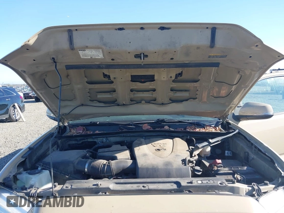 2018 Toyota Tacoma SR z VIN 3TMCZ5AN7JM125425, wystawiony jako IAAI lot #40459066 z przebiegiem 85 182 mil mil oraz . Historia ofert i sprzedaży dostępna na DreamBid. Obrazek 10.