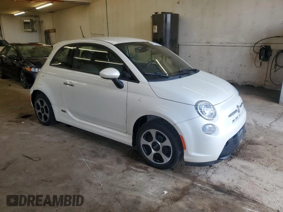 2017 FIAT 500e with VIN 3C3CFFGE9HT525304, listed as a Copart auction lot 61429425 with 33,270 mi miles and Salvage title. Bid and sale history available at DreamBid. Image 4.