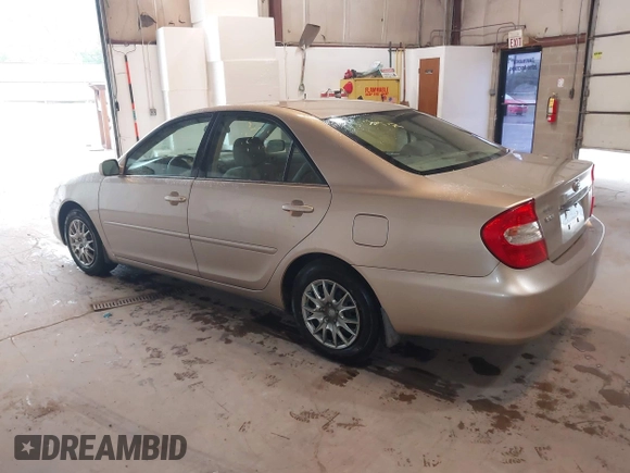 2004 Toyota Camry LE z VIN 4T1BE32K84U896326, wystawiony jako IAAI lot #42409807 z przebiegiem 163 984 mil mil oraz . Historia ofert i sprzedaży dostępna na DreamBid. Obrazek 3.