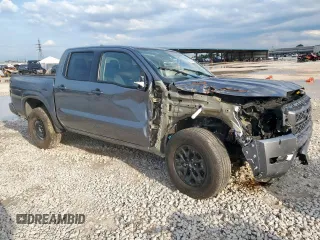 2024 Nissan Frontier SV z VIN 1N6ED1EJ9RN652436, wystawiony jako Copart lot #58829885 z przebiegiem 18 520 mil mil oraz Szkody całkowita. Historia ofert i sprzedaży dostępna na DreamBid. Obrazek 4.