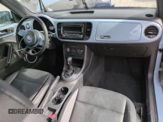 2013 Volkswagen Beetle 2.5L with VIN 3VW5X7AT4DM829494, listed as a Copart auction lot 47654065 with 34,987 mi miles and Salvage title. Bid and sale history available at DreamBid. Image 8.