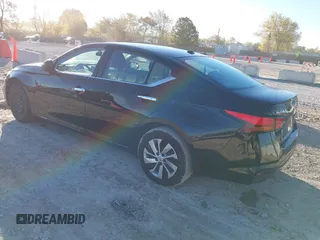 2019 Nissan Altima 2.5 S with VIN 1N4BL4BW5KC144319, listed as a IAAI auction lot 40689180 with 84,199 mi miles. Bid and sale history available at carsss.com. Image 3.