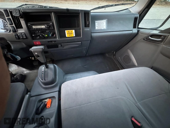 2020 Isuzu NRR IBT с VIN JALE5W169L7301227, выставлен на аукционе Copart как лот 61575005 с пробегом 216 393 миль миль и Чистый • Clean title. История ставок и продаж доступна на DreamBid. Изображение 9.