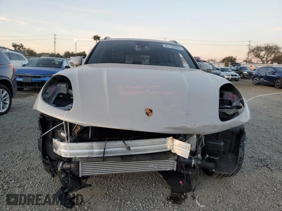 2025 Porsche Macan with VIN WP1AA2A53SLB01654, listed as a Copart auction lot 85136994 with 1,185 mi miles and Salvage title. Bid and sale history available at DreamBid. Image 5.