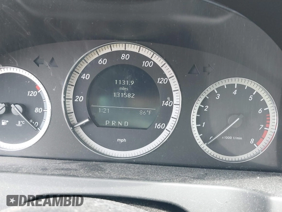 2009 Mercedes-Benz C 300 Sport z VIN WDDGF81X39F208736, wystawiony jako IAAI lot #42151686 z przebiegiem 131 582 mil mil oraz . Historia ofert i sprzedaży dostępna na DreamBid. Obrazek 7.