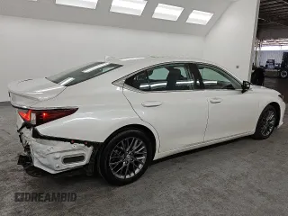 2021 Lexus ES with VIN 58ACA1C12MU009354, listed as a Copart auction lot 44401795 with 127,396 mi miles and Clean Title. Bid and sale history available at carsss.com. Image 3.