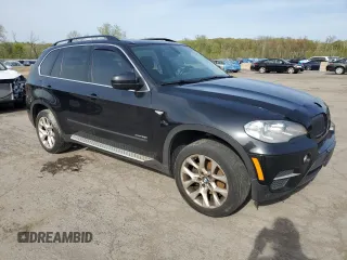 2013 BMW X5 xDrive35i z VIN 5UXZV4C56D0B24871, wystawiony jako Copart lot #55187185 z przebiegiem 141 533 mil mil oraz Czysty tytuł • Clean title. Historia ofert i sprzedaży dostępna na DreamBid. Obrazek 4.