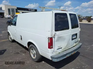 2004 Chevrolet Astro Cargo z VIN 1GCDM19X94B114357, wystawiony jako IAAI lot #42239869 z przebiegiem Nie podano mil oraz . Historia ofert i sprzedaży dostępna na DreamBid. Obrazek 1.