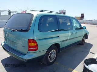 1998 Ford Windstar GL with VIN 2FMDA5140WBB42090, listed as a IAAI auction lot 41973304 with 68,809 mi miles and . Bid and sale history available at carsss.com. Image 4.