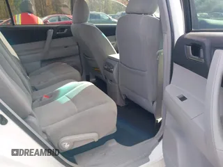 2013 Toyota Highlander with VIN 5TDZA3EH2DS038661, listed as a IAAI auction lot 40925630 with 143,773 mi miles and . Bid and sale history available at DreamBid. Image 8.