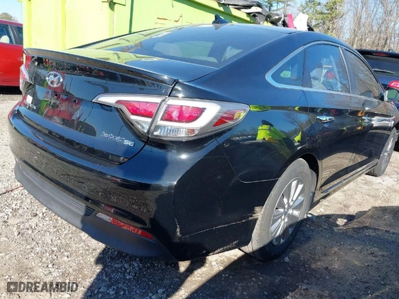 2017 Hyundai Sonata Hybrid SE with VIN KMHE24L34HA075735, listed as a IAAI auction lot 41650638 with 74,235 mi miles. Bid and sale history available at carsss.com. Image 4.