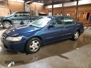 2000 Honda Accord EX z VIN 1HGCG6676YA013794, wystawiony jako Copart lot #47185175 z przebiegiem 220 867 mil mil oraz Szkoda całkowita • Salvage title. Historia ofert i sprzedaży dostępna na DreamBid. Obrazek 1.