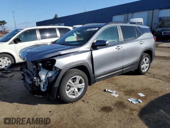 2021 GMC Terrain SLE z VIN 3GKALTEV4ML367207, wystawiony jako Copart lot #49842875 z przebiegiem 33 376 mil mil oraz Czysty tytuł • Clean title. Historia ofert i sprzedaży dostępna na DreamBid. Obrazek 1.