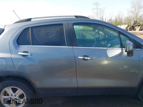 2019 Chevrolet Trax LT with VIN KL7CJPSB9KB810930, listed as a IAAI auction lot 42030573 with 59,259 mi miles. Bid and sale history available at carsss.com. Image 14.