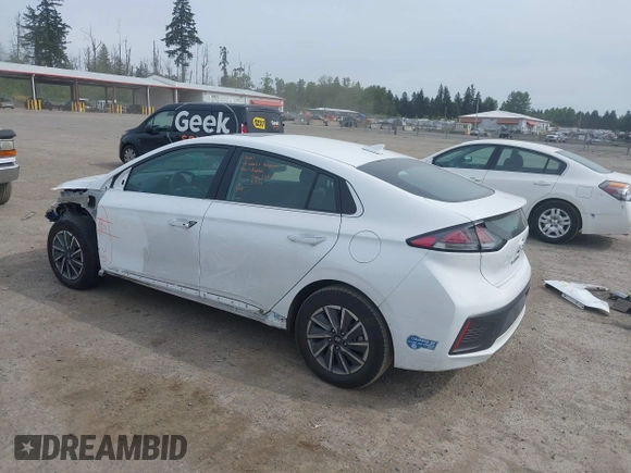 2020 Hyundai Ioniq Limited with VIN KMHC85LJ6LU063460, listed as a IAAI auction lot 42228525 with 31,899 mi miles and . Bid and sale history available at DreamBid. Image 3.