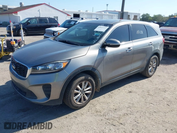 2019 Kia Sorento LX with VIN 5XYPG4A3XKG547848, listed as a IAAI auction lot 42023357 with 189,258 mi miles. Bid and sale history available at carsss.com. Image 2.