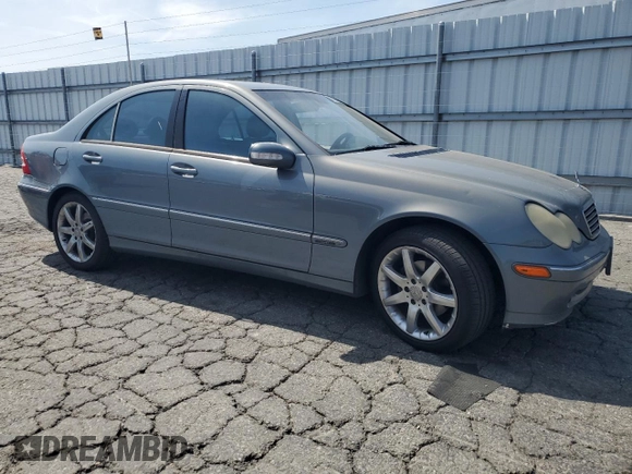 2004 Mercedes-Benz C 230 Kompressor with VIN WDBRF40J84F483289, listed as a Copart auction lot 60732195 with 109,846 mi miles and Clean title. Bid and sale history available at DreamBid. Image 4.