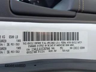 2014 Jeep Grand Cherokee Summit z VIN 1C4RJEJG1EC357948, wystawiony jako IAAI lot #42498652 z przebiegiem 213 715 mil mil oraz . Historia ofert i sprzedaży dostępna na DreamBid. Obrazek 9.