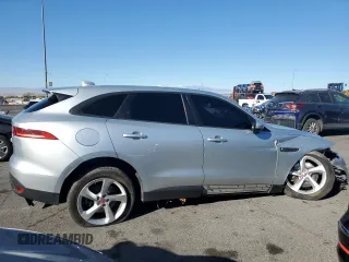 2018 Jaguar F-Pace 30t Premium with VIN SADCJ2GX8JA204022, listed as a Copart auction lot 46719925 with 133,986 mi miles and Salvage title. Bid and sale history available at DreamBid. Image 3.