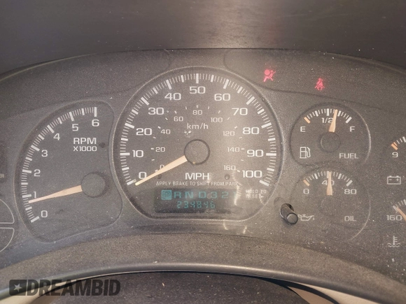2002 Chevrolet Suburban LS with VIN 3GNEC16Z62G351865, listed as a IAAI auction lot 42035541 with 234,846 mi miles. Bid and sale history available at carsss.com. Image 7.
