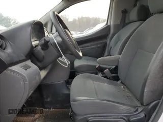 2015 Nissan NV200 SV z VIN 3N6CM0KN0FK713828, wystawiony jako Copart lot #46238025 z przebiegiem 200 567 mil mil oraz Szkoda całkowita • Salvage title. Historia ofert i sprzedaży dostępna na DreamBid. Obrazek 7.