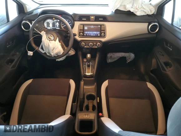 2021 Nissan Versa SV z VIN 3N1CN8EV4ML853935, wystawiony jako Copart lot #66657015 z przebiegiem 66 184 mil mil oraz Czysty tytuł • Clean title. Historia ofert i sprzedaży dostępna na DreamBid. Obrazek 8.
