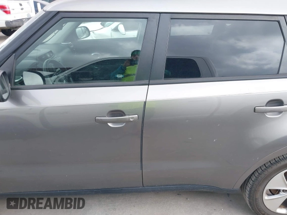 2016 Kia Soul with VIN KNDJN2A2XG7291867, listed as a IAAI auction lot 40799245 with 125,455 mi miles. Bid and sale history available at carsss.com. Image 15.