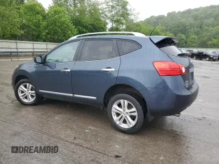 2015 Nissan Rogue S z VIN JN8AS5MV8FW254924, wystawiony jako Copart lot #57020965 z przebiegiem 121 935 mil mil oraz Szkody całkowita. Historia ofert i sprzedaży dostępna na DreamBid. Obrazek 2.