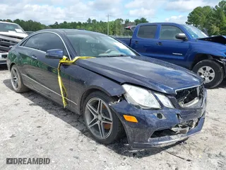 2011 Mercedes-Benz E-Class E 350 with VIN WDDKJ5GB6BF077956, listed as a IAAI auction lot 40459053 with 65,199 mi miles. Bid and sale history available at carsss.com. Image 1.