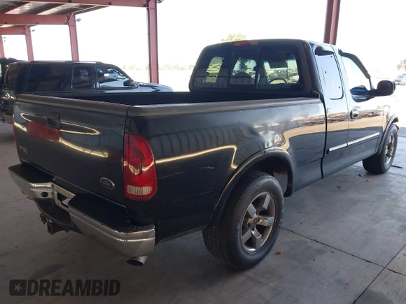 2001 Ford F-150 XL z VIN 1FTRX17L31KF27691, wystawiony jako IAAI lot #42749733 z przebiegiem 198 790 mil mil oraz . Historia ofert i sprzedaży dostępna na DreamBid. Obrazek 4.
