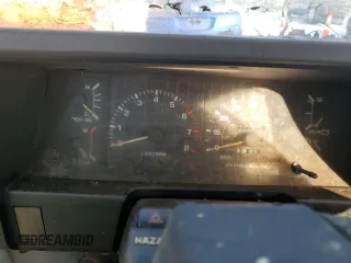 1984 Toyota Pickup z VIN JT4RN56S0E0003177, wystawiony jako Copart lot #48304385 z przebiegiem 117 297 mil mil oraz Szkoda całkowita • Salvage title. Historia ofert i sprzedaży dostępna na DreamBid. Obrazek 9.