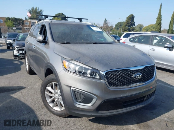 2017 Kia Sorento LX with VIN 5XYPG4A38HG206473, listed as a IAAI auction lot 41135610 with 114,810 mi miles. Bid and sale history available at carsss.com. Image 1.