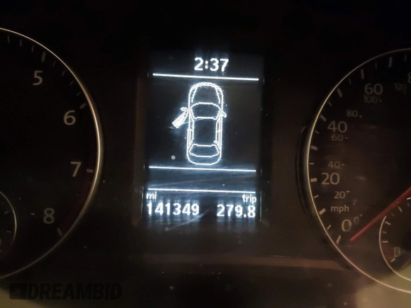 2013 Volkswagen Passat SE z VIN 1VWBP7A35DC095324, wystawiony jako IAAI lot #41970168 z przebiegiem 141 349 mil mil oraz . Historia ofert i sprzedaży dostępna na DreamBid. Obrazek 7.