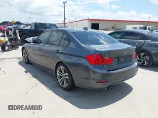 2015 BMW 3 Series 328i с VIN WBA3A5G5XFNS88465, выставлен на аукционе IAAI как лот 42676570 с пробегом 125 139 миль миль и . История ставок и продаж доступна на DreamBid. Изображение 3.