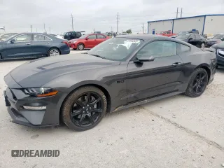 2019 Ford Mustang GT z VIN 1FA6P8CF5K5122630, wystawiony jako Copart lot #57345845 z przebiegiem 60 281 mil mil oraz Szkody całkowita. Historia ofert i sprzedaży dostępna na DreamBid. Obrazek 1.